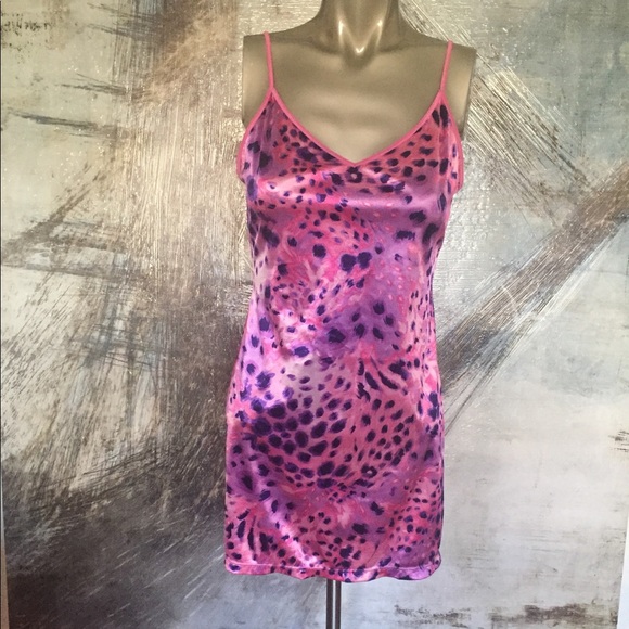 Frederick's of Hollywood Other - ♥️ Silky and Sexy